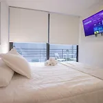 Downtown Accommodation Great For Sharing