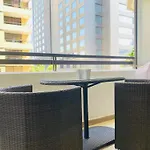 Amplio Depto A Pasos De Costanera Center