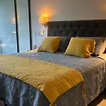 Apartamento En Las Condes Frente A Parque Araucano