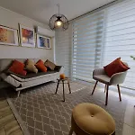 Bella, Comoda Y Completa Residencia