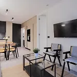 Cozy And Comfortable Parque Arauco Mall 1Be