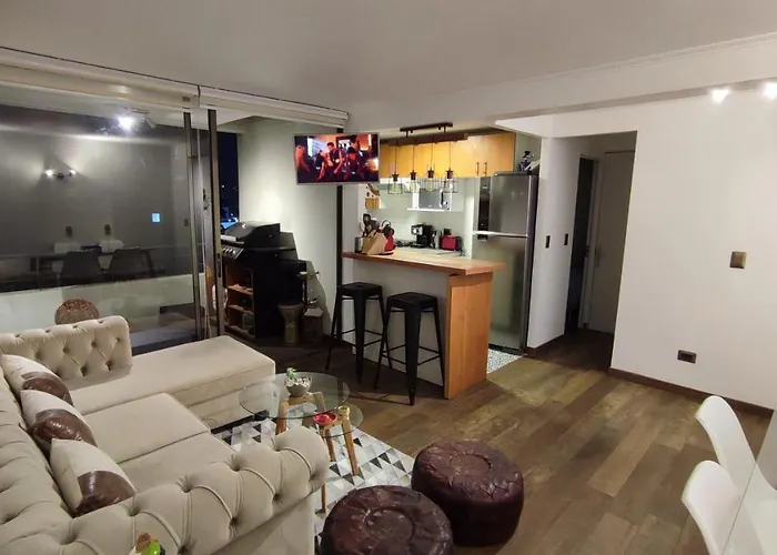 Moderno departamento, habitación y baño privado