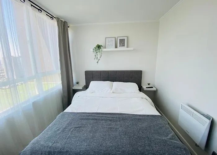A Pasos Del Metro Ecuador. Hermoso Apartamento
