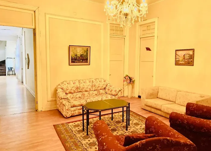 Hostal Plaza Londres 77