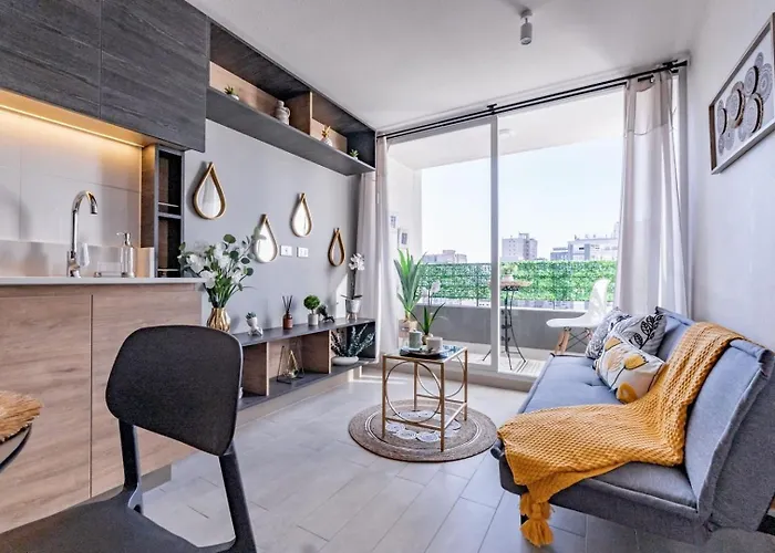 Tu Segundo Hogar, En El Corazon De Santiago