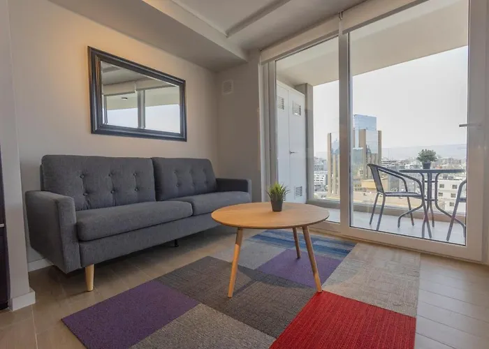 Cozy Apartment Steps Away From Costanera Center