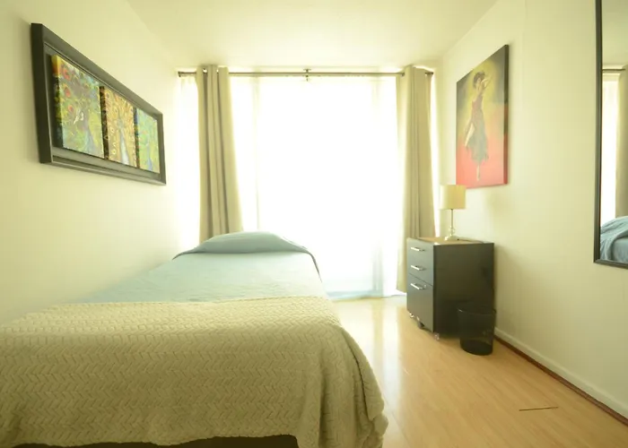 Habitacion Con Bano Privado En Arriendo Por Noches, No Se Arrienda Todo El Apartamento, El Anunciante Vive Aqui