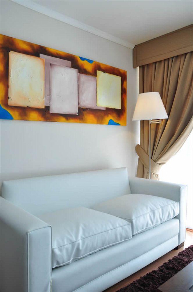 Rent A Ejercito Aparthotel Santiago