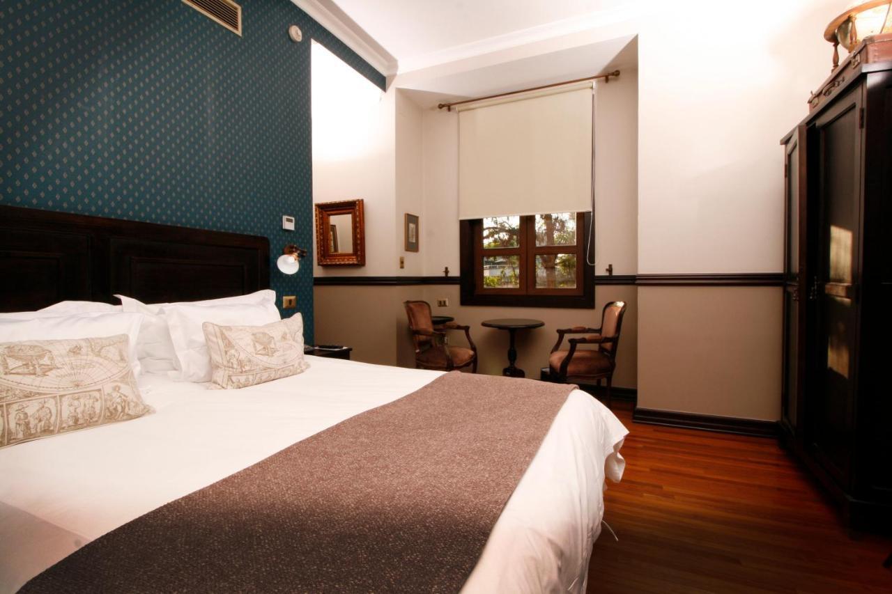 Boutique Castillo Rojo