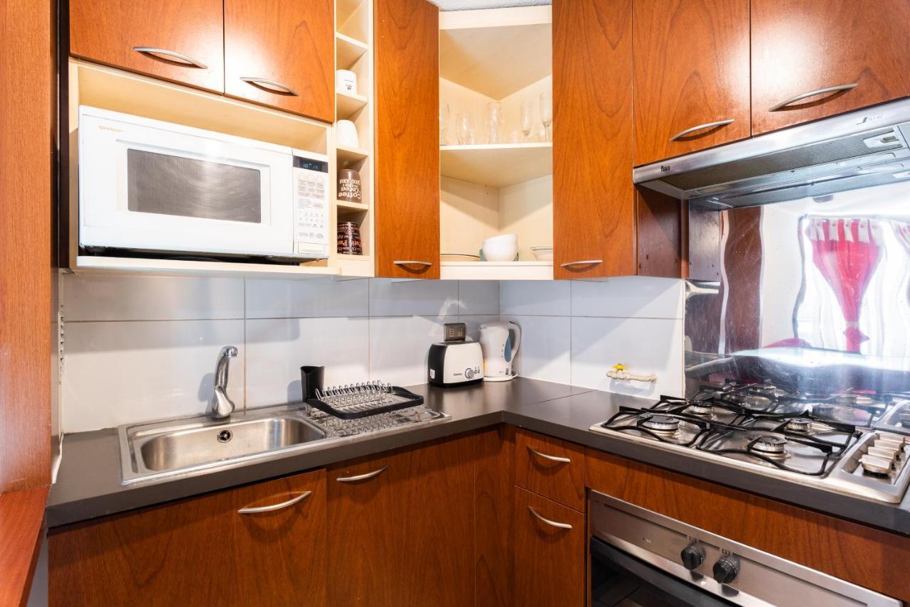 Urban Burgundy - 1br, Metro, Wifi, Tv Apartamento *