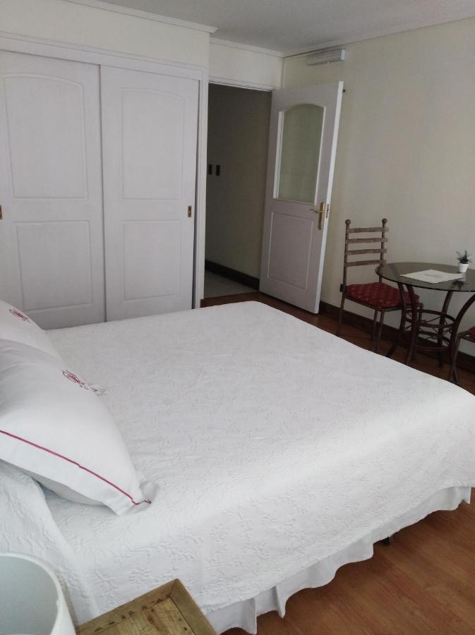 Roomapart Escuela Militar Aparthotel Santiago