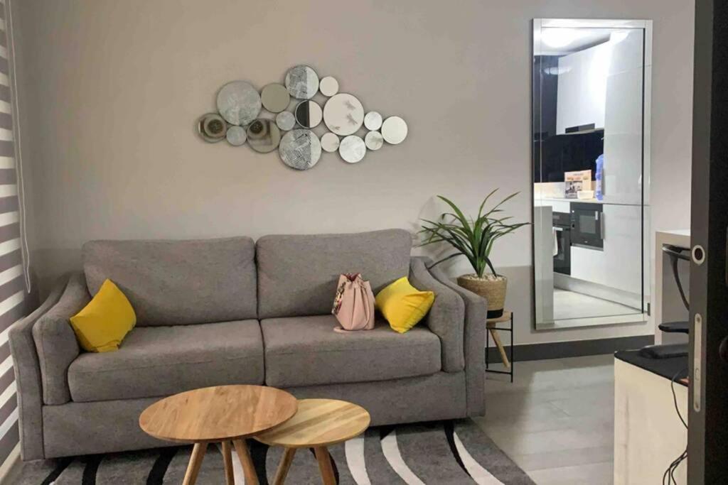 Hermoso Y Comodo Apartamento En Las Condes Căn hộ *