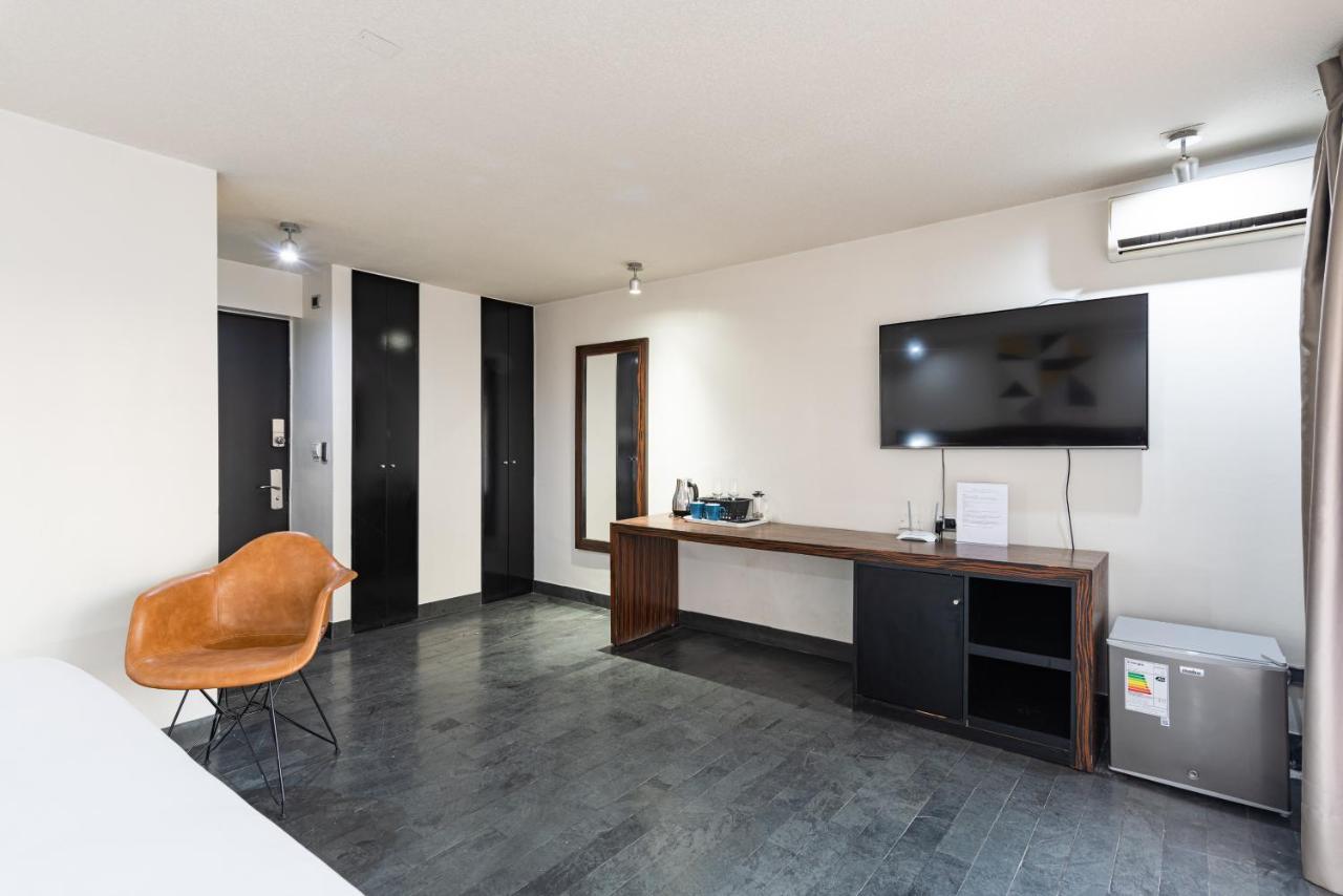 Tribeca Gold W/ Smart Tv, Parking, Metro & Ac Apartment