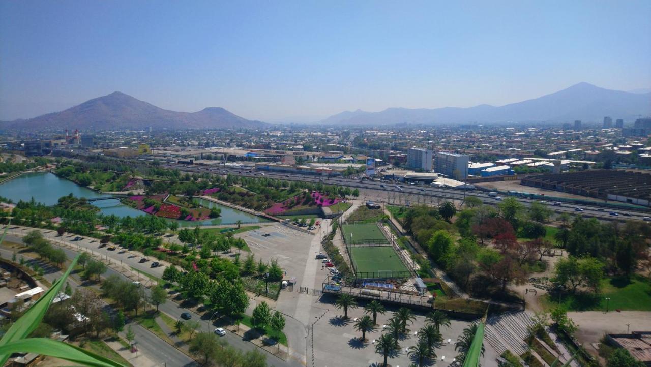 Frente Al Parque Homestay Santiago