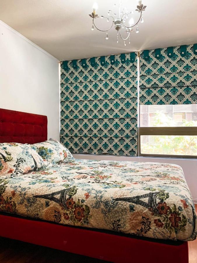 Depto Metro Santa Ana Apartment *