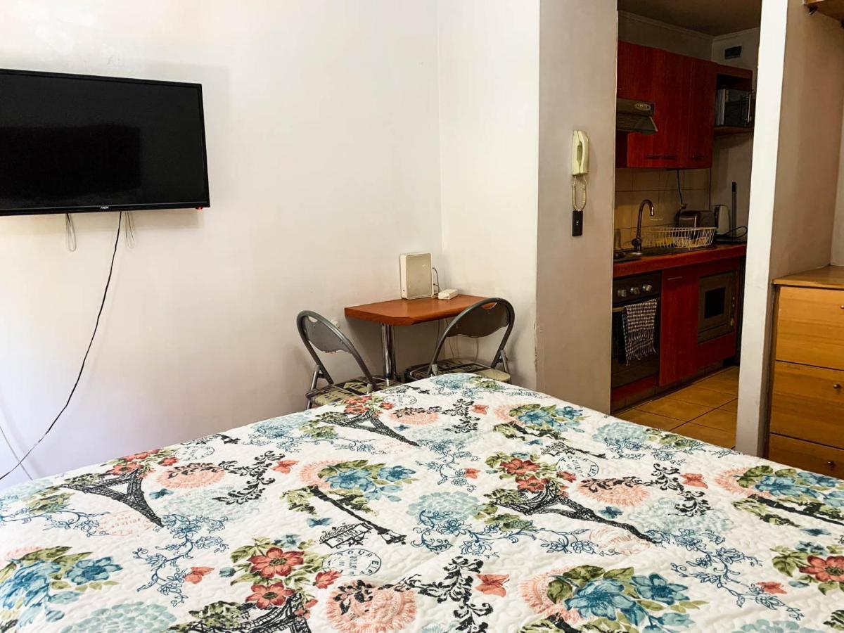 Depto Metro Santa Ana Apartment