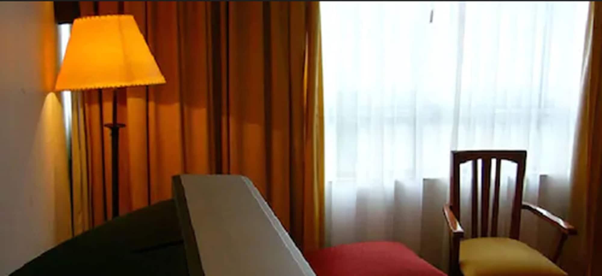 Alcala Del Rio Hotel Santiago