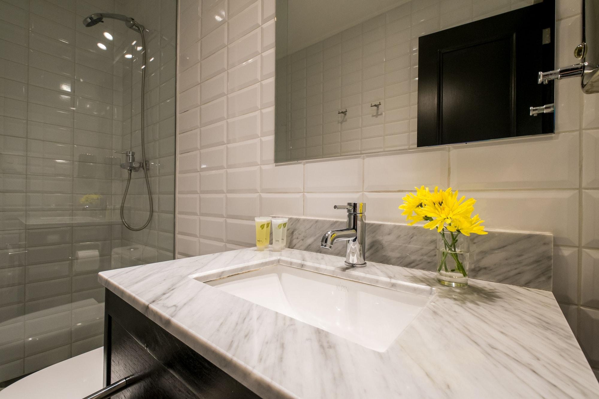 Aparthotel B