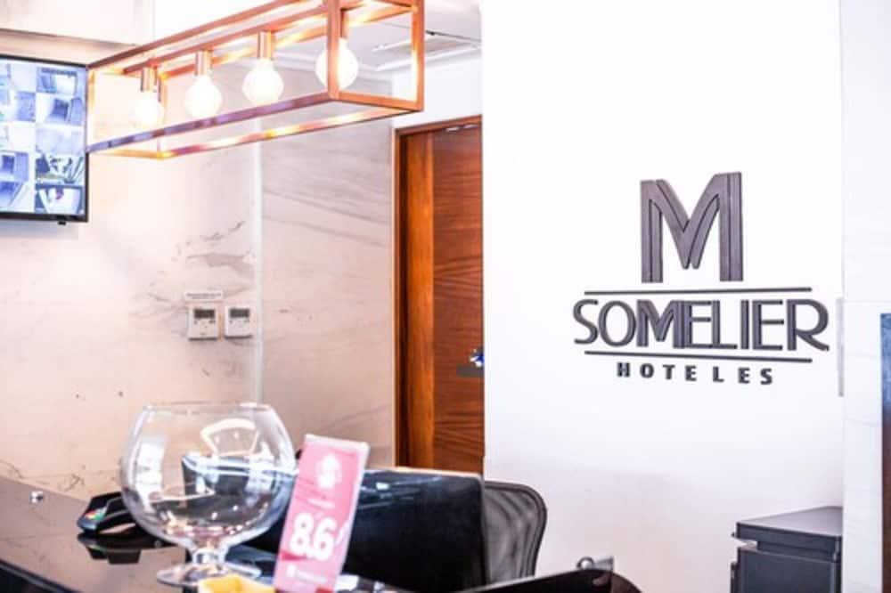 Sommelier Agustinas Hotel 3*