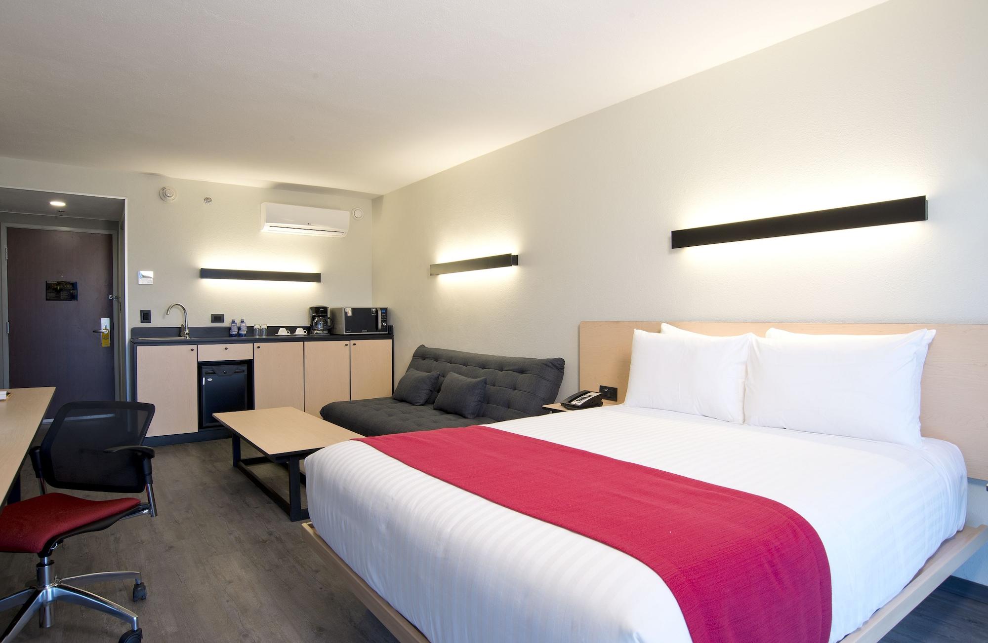 Express By Marriott Aeropuerto Santiago