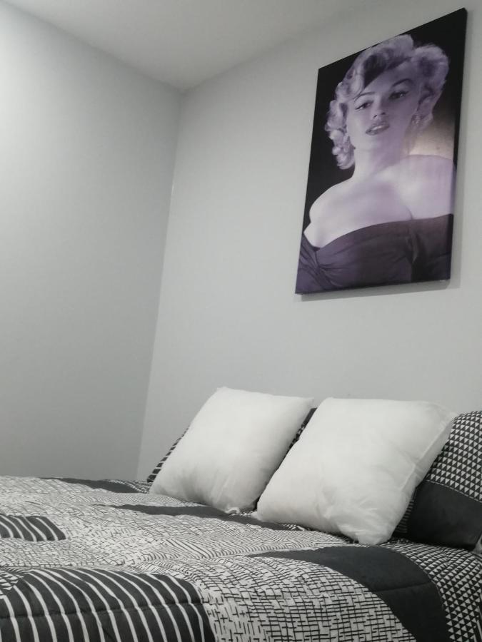 Hostal Mancora Monjitas 755 * Santiago