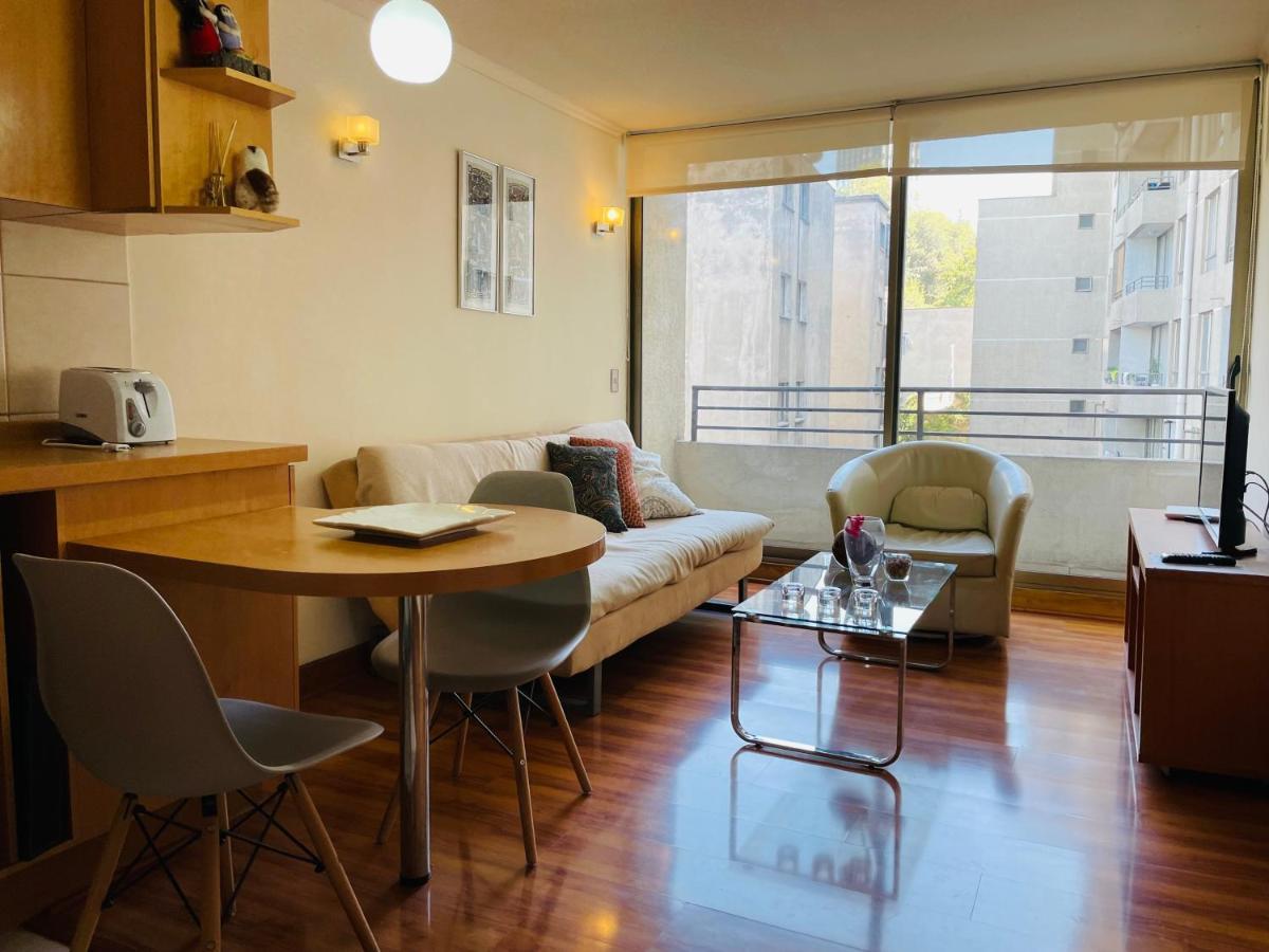 Barrio Lastarria, Excelentes - Sofia Camilla *