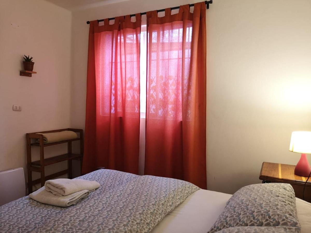 Vitalia Hostel *