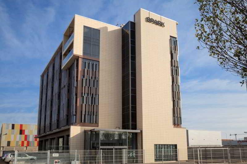 Courtyard By Marriott Airport