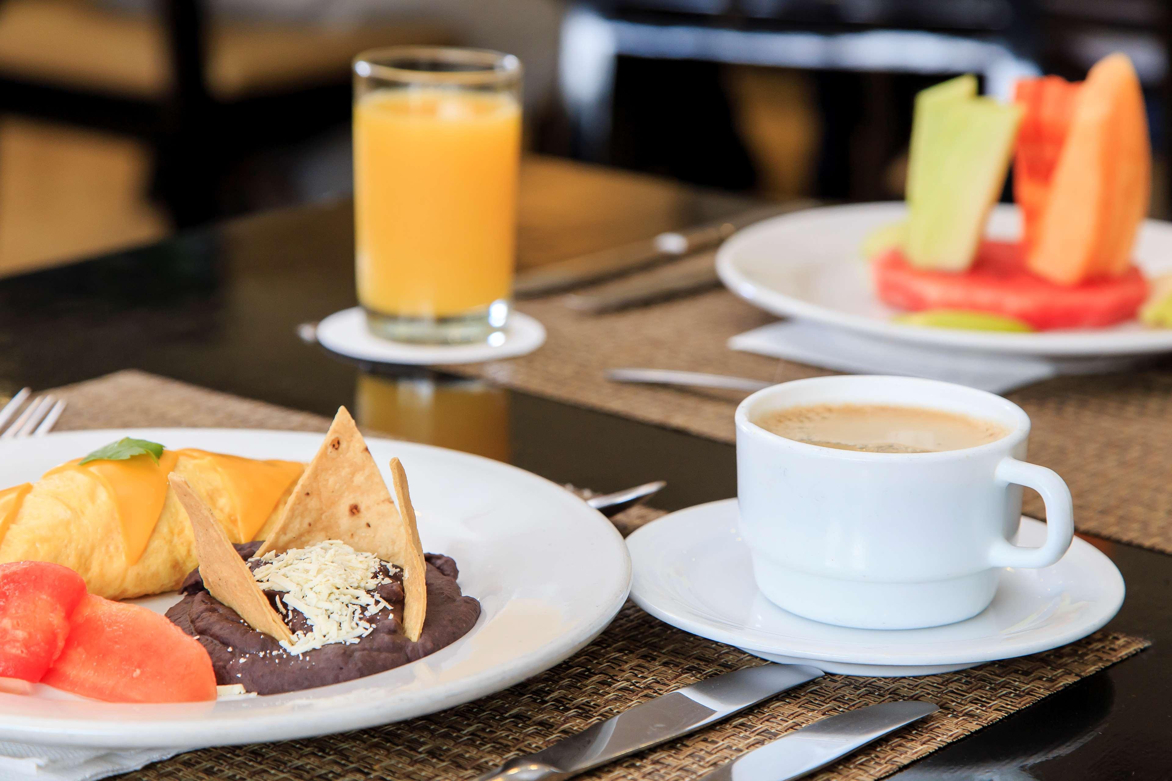 Nh Collection Casacostanera Hotel 4*