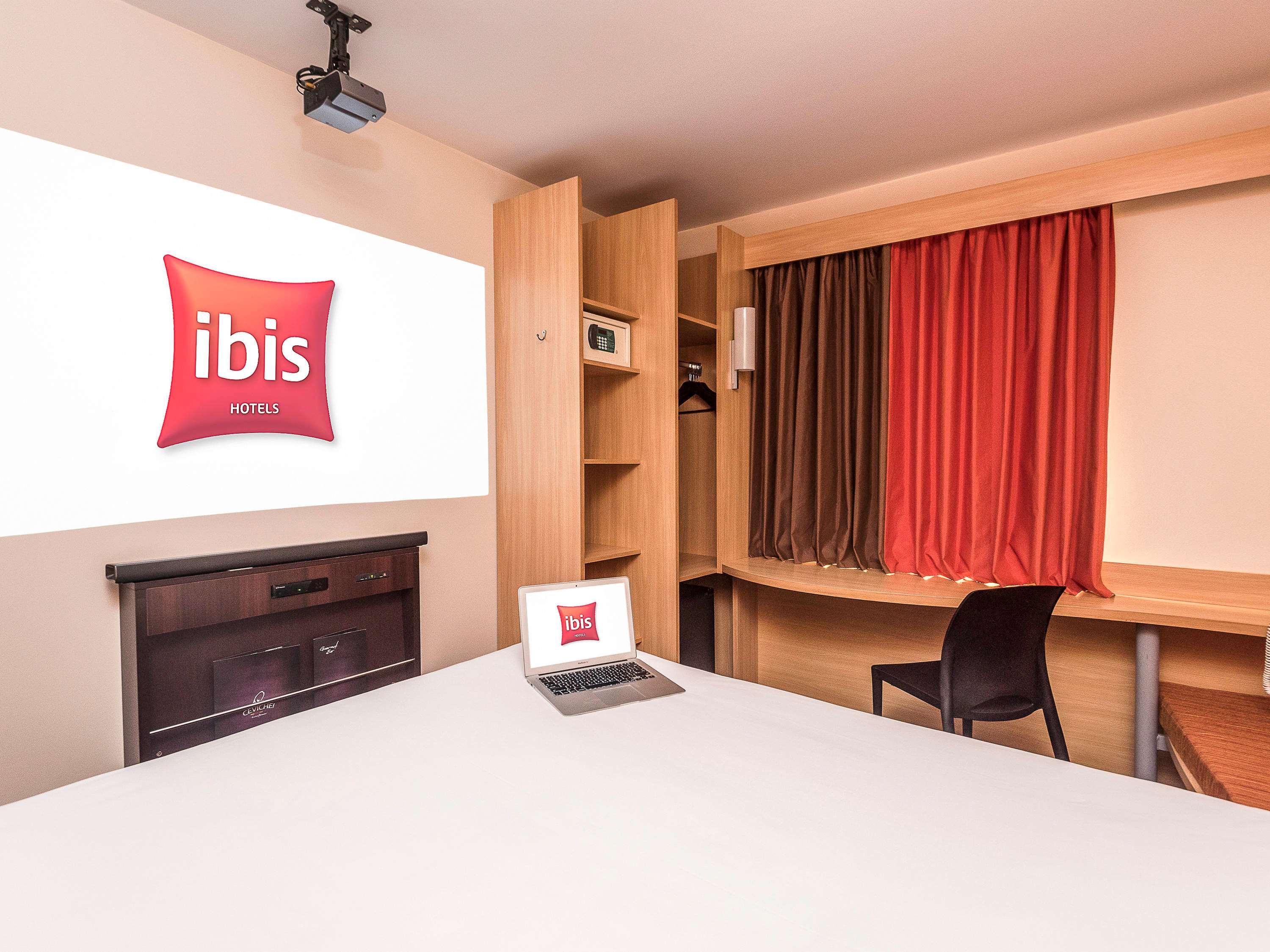 Ibis Condes Manquehue Hotel