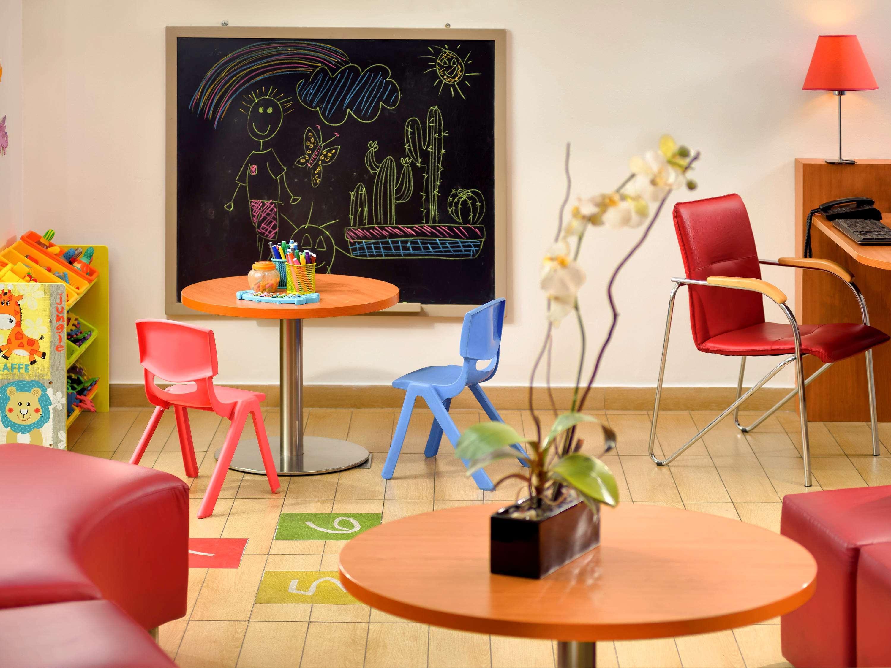 Ibis Condes Manquehue Hotel 3*