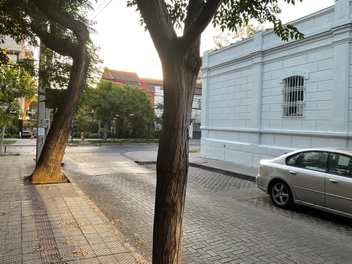 Providencia Lado Metro Manuel Montt *