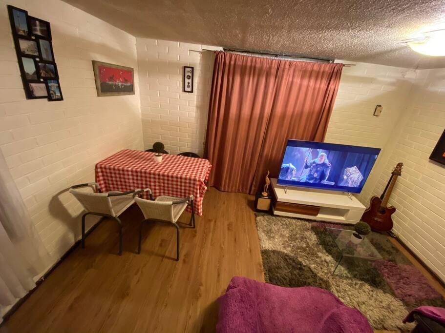 Tranquila Casa En Condominio Cerrado * Santiago