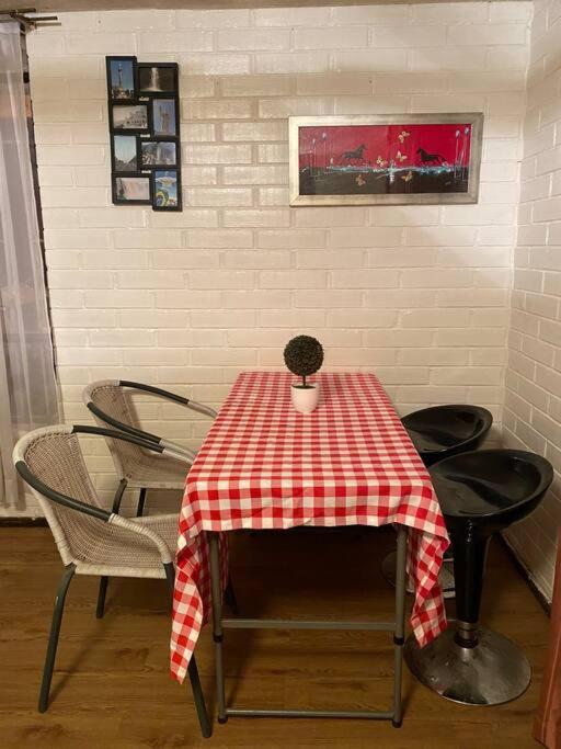 Tranquila Casa En Condominio Cerrado * Santiago