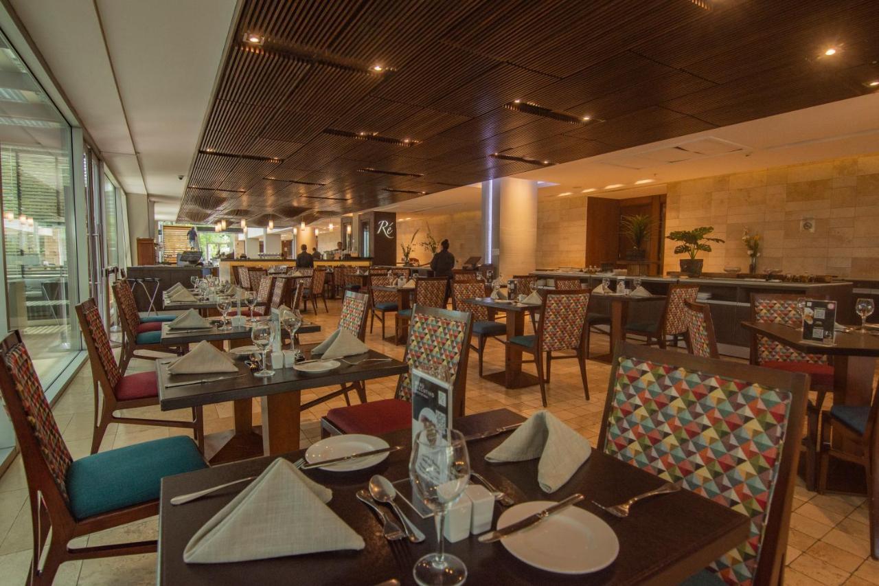 Radisson Blu Plaza El Bosque 4*