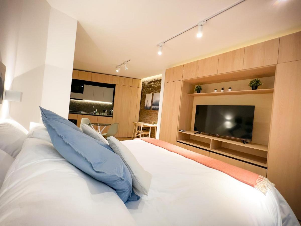 Hom I Encantador Depto Tipo En Lastarria Santiago