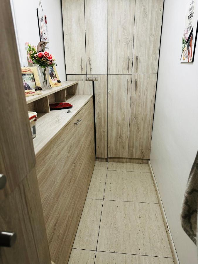 Nela Santiago