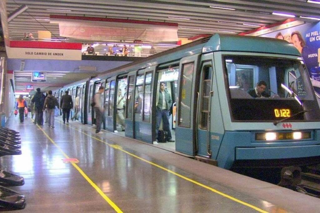 Centrico Frente Al Metro *