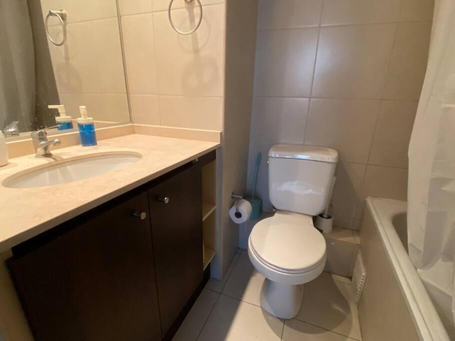 Apartamento Centrico Frente Al Metro Santiago de Chile
