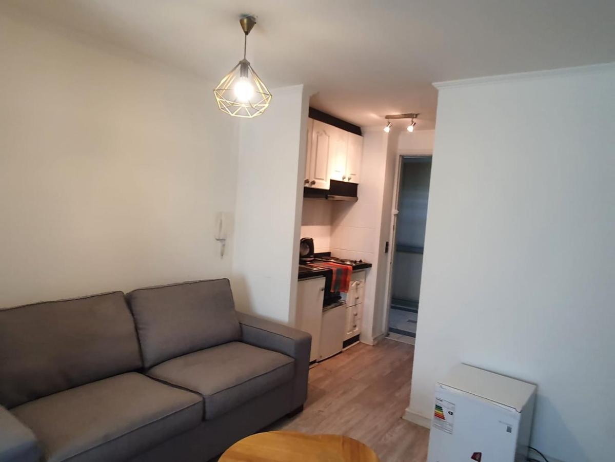 Departamento Centrico En Providencia, A Una Cuadra De Metro Pedro De Valdivia Santiago