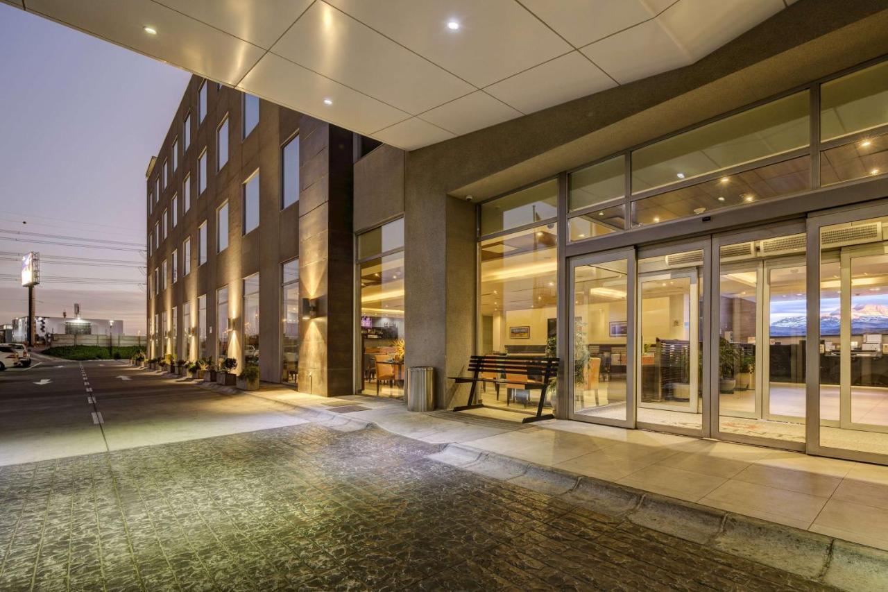 Hotel La Quinta By Wyndham Aeropuerto Santiago
