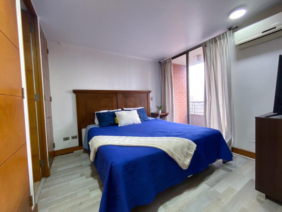 Confortable Departamento A Pasos De Escuela Militar 1 Dormitorio + 1 Persona Extra Apartamento Santiago de Chile