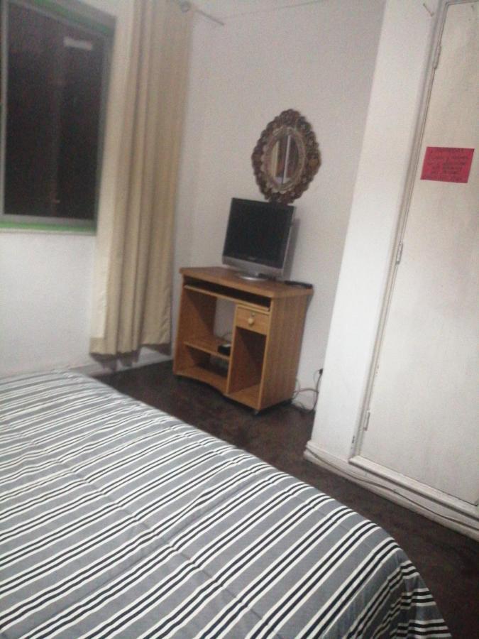 Hostal Mancora Monjitas 755 * Santiago de Chile
