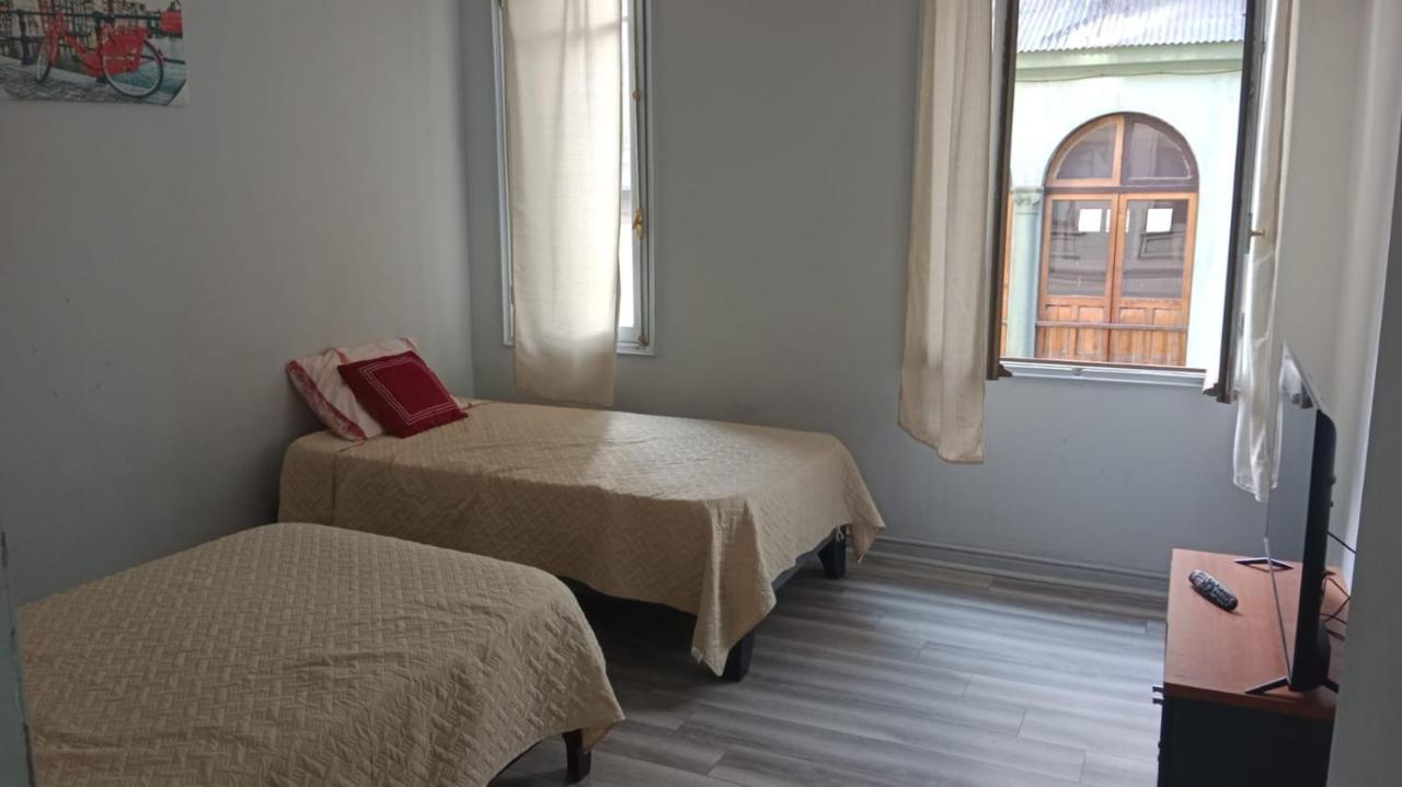 Hostal Mancora Monjitas 755 Pensión