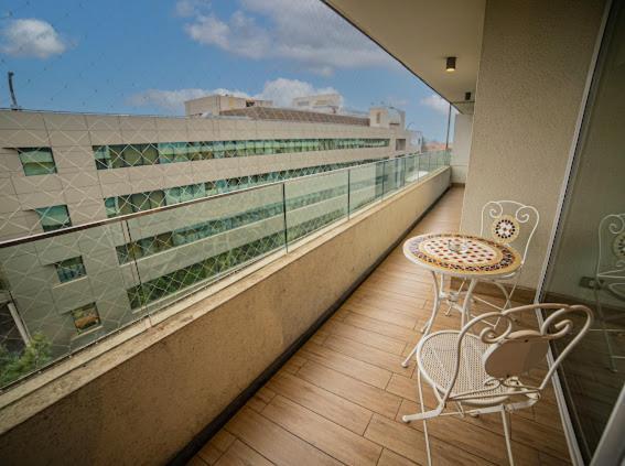 Căn hộ Comodo ,impecable , 4 Mts Clinica Las Condes *