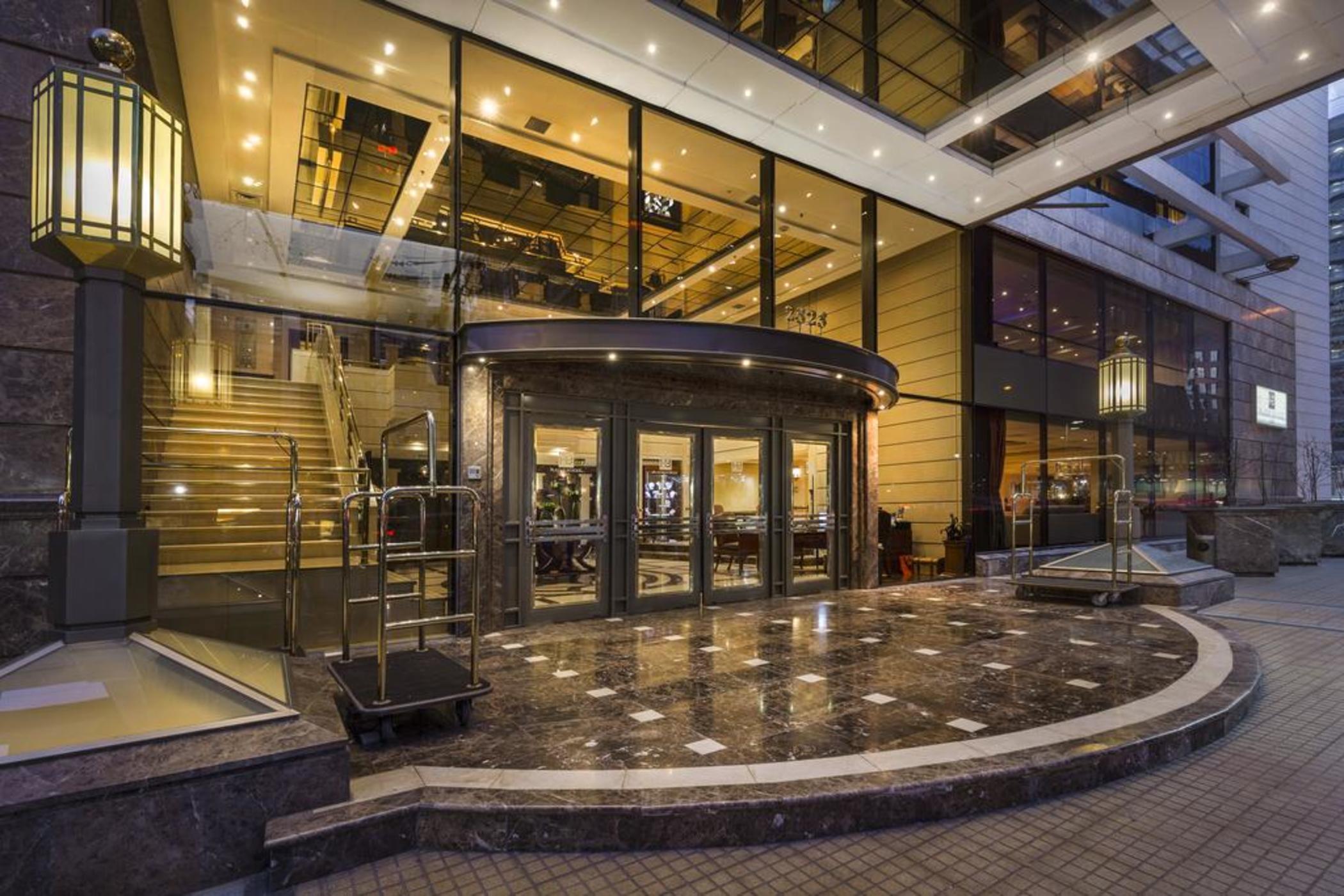 Khách sạn Plaza El Bosque Ebro 5*