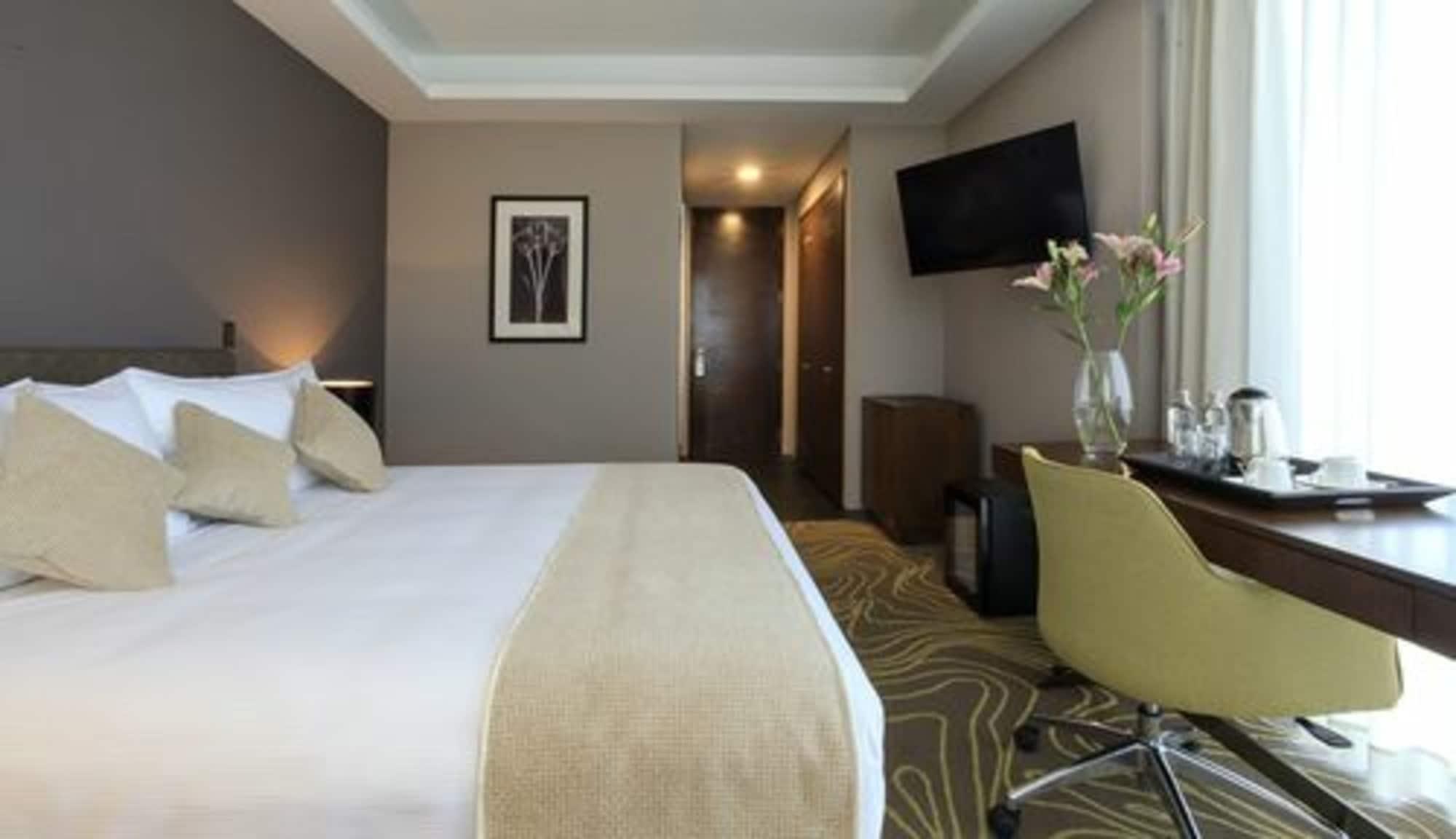 Courtyard By Marriott Airport 4* Santiago