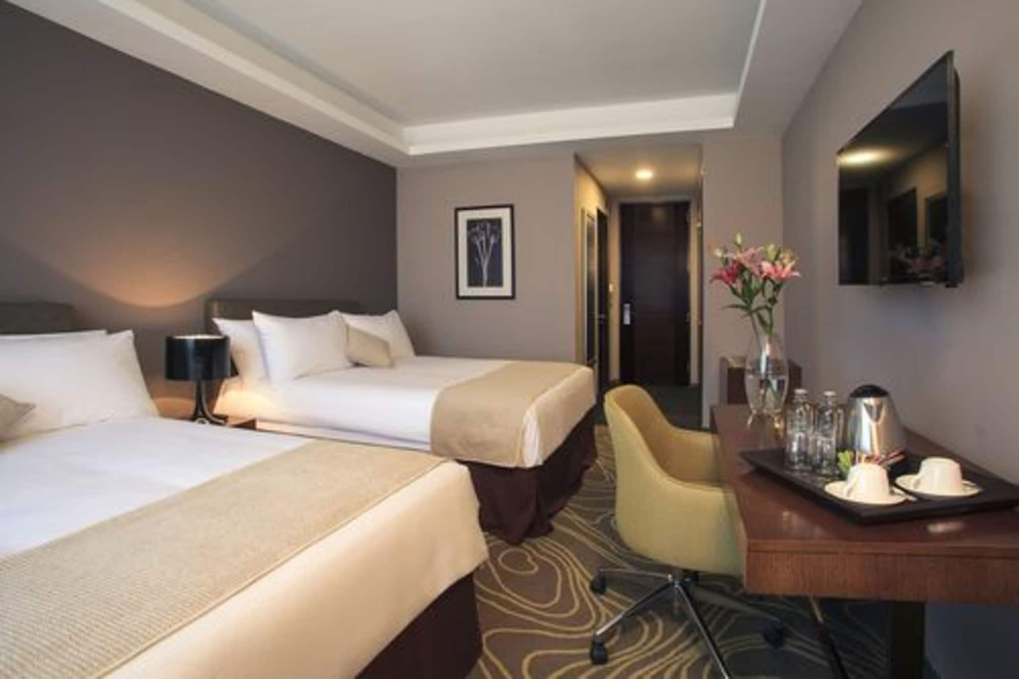 Courtyard By Marriott Airport 4* Santiago