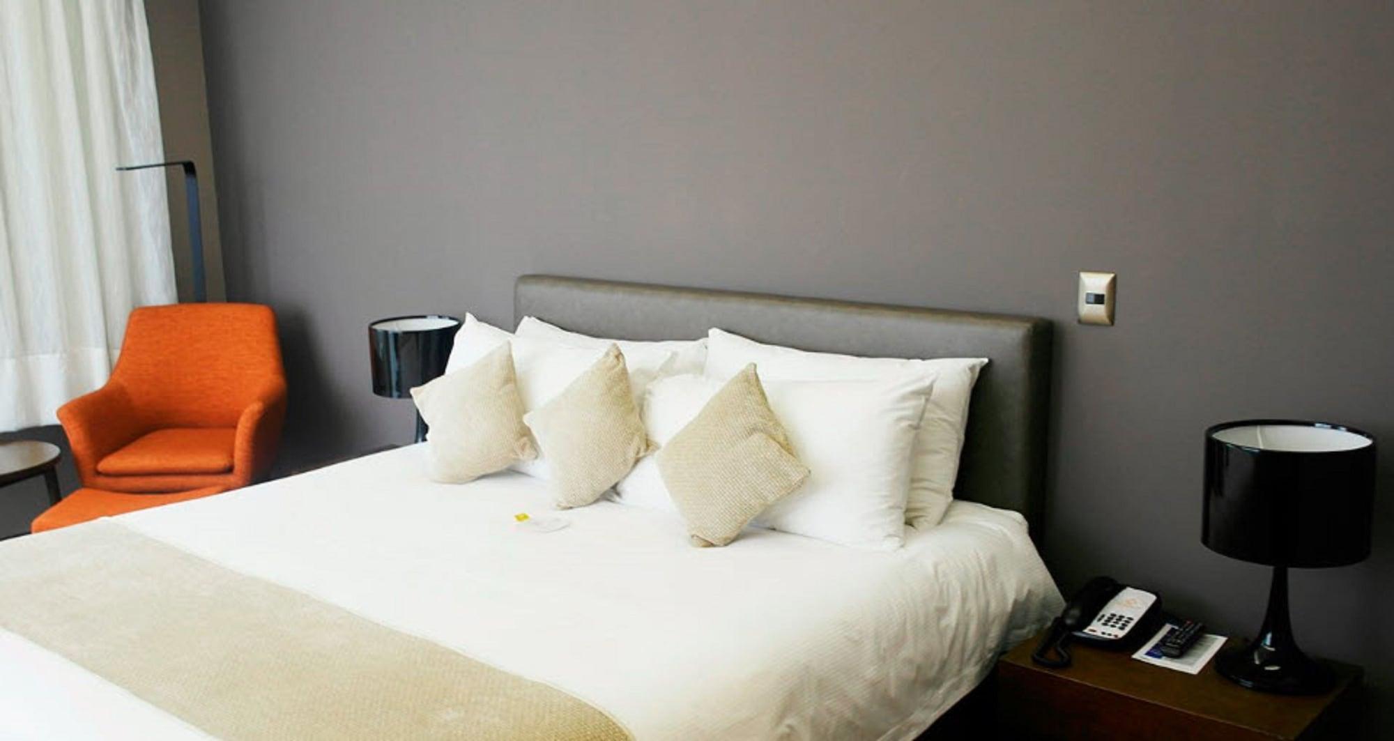 Courtyard By Marriott Airport
