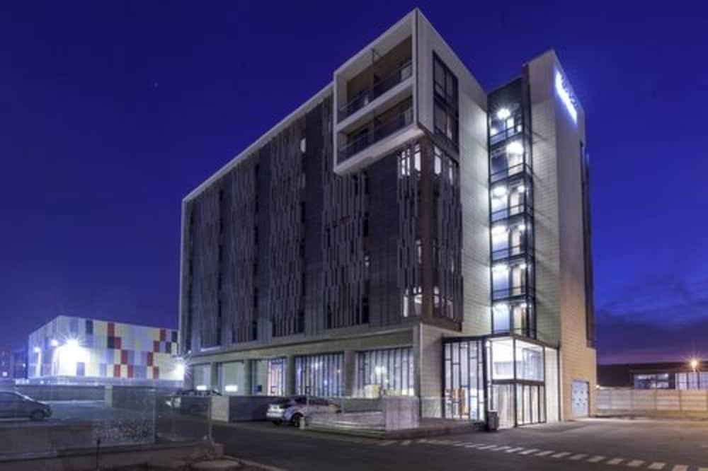 Courtyard By Marriott Airport 4* Santiago